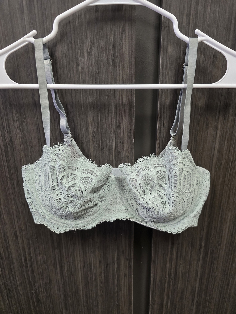 Victoria's Secret Dream Angels Lace Underwire Bra 36D Mint Green Unlined